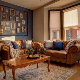 Victorian 2 bedroom duplex near city centre，位于锡福斯的酒店