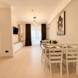 OASIS, Charming 1BD apartment with living room