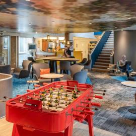 Hôtel Novotel Valenciennes，位于瓦朗西纳的酒店
