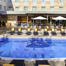 Novotel Barcelona Cornellà，位于科尔内拉德罗布雷加特的酒店