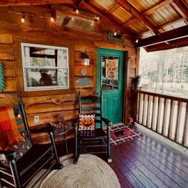 Little Bear Tiny Cabin，位于科斯比的酒店