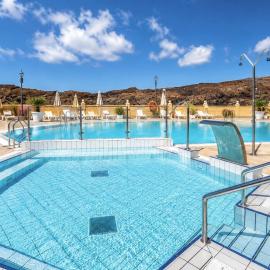 Las Brisas Duplex - 3-Bedroom House, AC, Pool & BBQ