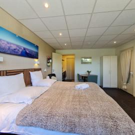Donna's Short Stay & Guesthouse，位于罗登的酒店