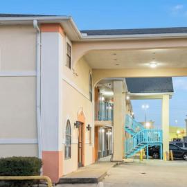 EXECUTIVE INN & SUITES HIGHWAy US 59
