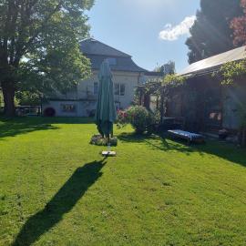 Quiet attic Apartment with large Garden near Vienna