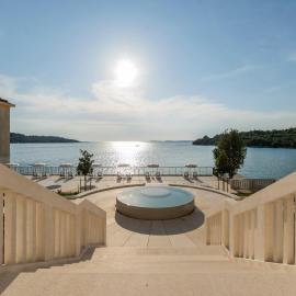 Monumenti Heritage Hotel&Resort,位于普拉的酒店