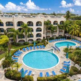 Sunbay Hotel- Daily Breakfast & Beach Access Included，位于基督教堂市的酒店