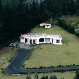 Casa Blanca Luxury Retreat，位于里奥班巴的酒店