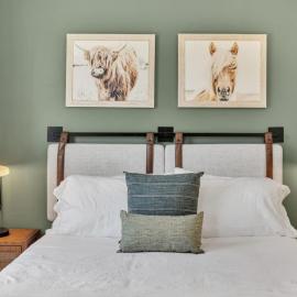 Single Bedroom - Queen Size. Heart of Downtown Vista