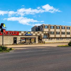 Days Inn by Wyndham Sylvan Lake，位于西尔万湖的酒店