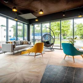 ibis Styles Valenciennes Petite Foret，位于珀蒂福雷的酒店