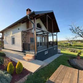 Lola hill house