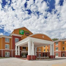 Holiday Inn Express Hotel & Suites Kansas City Sports Complex by IHG,位于堪萨斯城的酒店