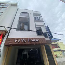 VyVyHouse - Bãi Đông Nghi Sơn，位于Nghi Sơn的酒店