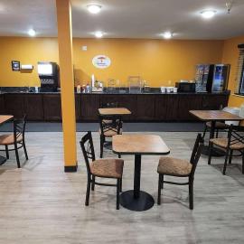 Super 8 by Wyndham Rawlins Wyoming，位于罗林斯的酒店