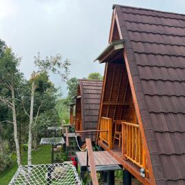 Giri Luwih Villas and Glamping，位于Gitgit的酒店