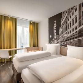 Super 8 by Wyndham Augsburg，位于奥格斯堡的酒店