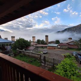 Guest House Gvidani In Lakhiri，位于梅斯蒂亚的酒店