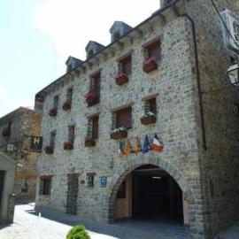 Villa Russell Hotel&Apartments,位于托尔拉的酒店