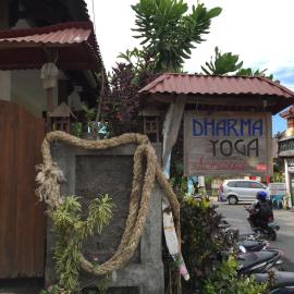 Dharma Yoga Homestay dan hostel，位于艾湄湾的酒店