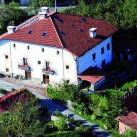 Apartamentos Rurales Rincón de Aiara，位于Menagaray的酒店