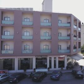 Ionion Hotel,位于基帕里夏的酒店