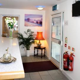 Almond Tree Hotel,位于比斯特的酒店