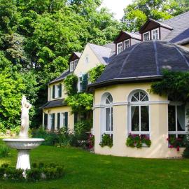 Hotel & Restaurant Bellevue Schmölln，位于施默尔恩的酒店
