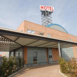 Hotel Motel 2，位于卡斯泰尔圣焦万尼的酒店