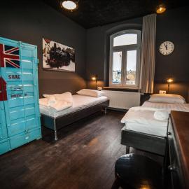 Hostel am Bahnhof，位于苏尔的酒店