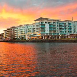 Ramada Hotel & Suites by Wyndham Ballina Byron，位于巴利纳的酒店