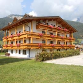 Residence Dolomia，位于博萨迪法萨的酒店