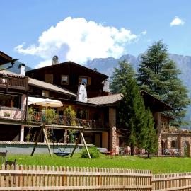 Park Hotel Villa Trunka Lunka，位于卡瓦莱塞的酒店