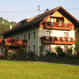 Ferienwohnungen Kolbitsch，位于格赖芬堡的酒店