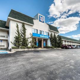 Motel 6-Niantic, CT - New London,位于奈安蒂克的酒店