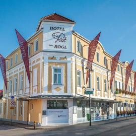 Hotel zur Post，位于圣瓦伦丁的酒店