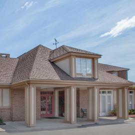 Birch Hill Suites Detroit-Warren，位于沃伦的酒店