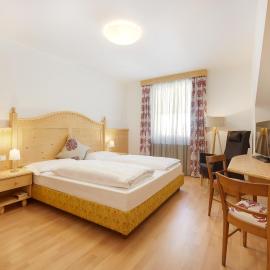 Parkhotel Post，位于丘萨的酒店