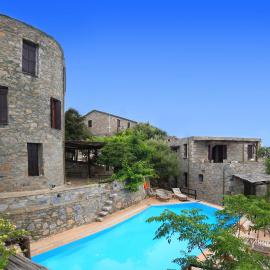 Pyrgos Traditional Village，位于阿基奥斯基利考斯的酒店