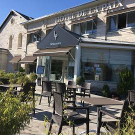 Hôtel de la Paix，位于巴波姆的酒店