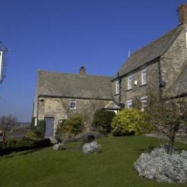 The Bird In Hand Inn, Witney，位于威特尼的酒店