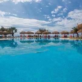 Plaza Beach Hotel，位于布拉卡的酒店