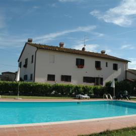 Spacious Farmhouse in Pienza with Swimming Pool，位于Contignano的酒店