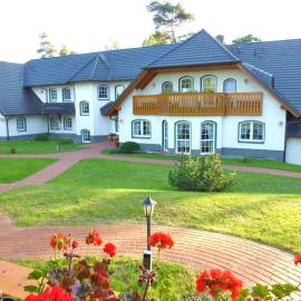 Landhaus Müritzgarten Hotel garni，位于勒伯尔的酒店
