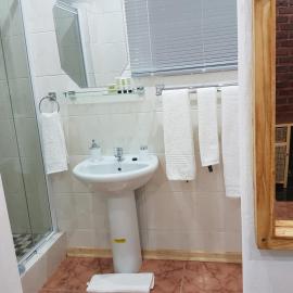 Aliwal Villa Guest Lodge，位于北阿利瓦尔的酒店