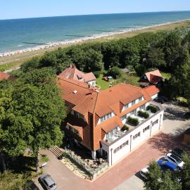 Hotel Haus am Meer ruhig gelegen 50m zum Ostseestrand，位于格拉尔-米里茨的酒店