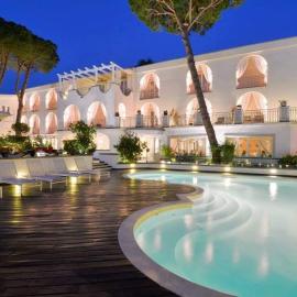 La Pineta Hotel Beach & Spa，位于阿西亚罗利的酒店