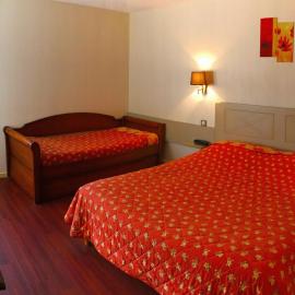Logis Hotels - Hôtel et Restaurant de la Montagne Noire，位于杜尔涅的酒店
