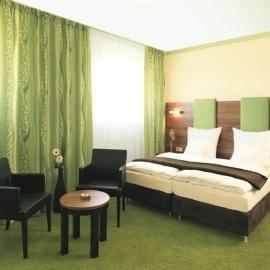 Hotel und Cafe Paso，位于Vierkirchen的酒店
