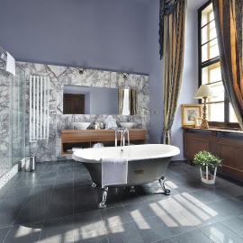 Chateau Loucen Garden Retreat，位于娄切尼的酒店